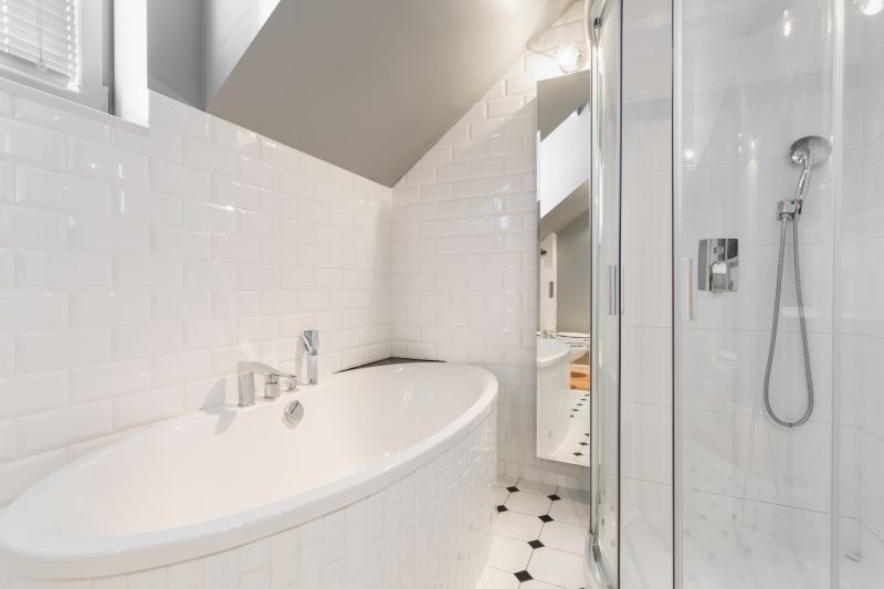 Minimalist Alcove Tub